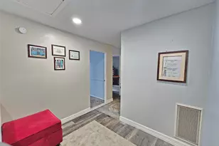 9321 Pagewood Ln, Houston, TX 77063 - Photo 8