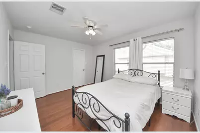 943 W Heights Hollow Lane, Houston, TX 77007 - Photo 20