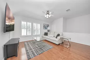 943 W Heights Hollow Ln, Houston, TX 77007 - Photo 10