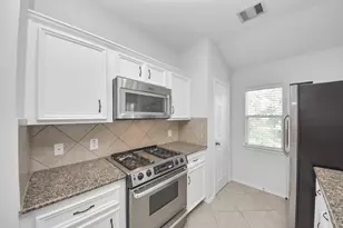 943 W Heights Hollow Ln, Houston, TX 77007 - Photo 16