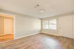 5102 Lyndhurst Dr, Houston, TX 77033 - Photo 4