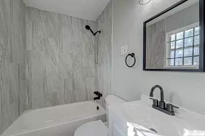 5102 Lyndhurst Drive, Houston, TX 77033 - Photo 12