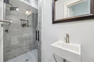 1745 Lexington St, Houston, TX 77098 - Photo 8