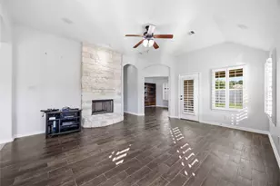 601 Dunlavy Ln, League City, TX 77573 - Photo 8