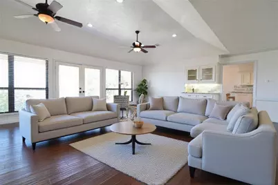 179 April Waters Drive N, Conroe, TX 77356 - Photo 4