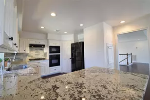 179 April Waters Dr N, Conroe, TX 77356 - Photo 10