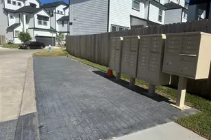 8928 Covenant Pl, Houston, TX 77055 - Photo 38