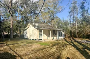 2499 Charlotte St, Orange, TX 77632 - Photo 2