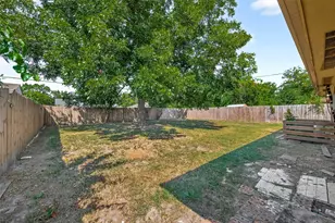 423 Gammon Dr, Houston, TX 77022 - Photo 22