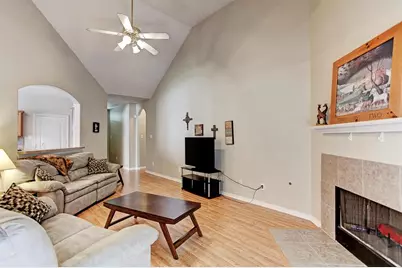 9211 Hidden Lake E Drive E, Magnolia, TX 77354 - Photo 2