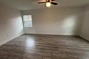 9843 Ribbonwood St, Houston, TX 77078 - Photo 4