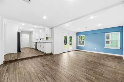 4513 W 43rd Street, Houston, TX 77092 - Photo 2