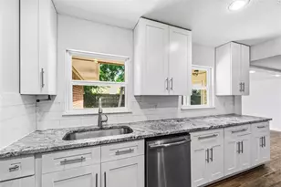 4513 W 43rd St, Houston, TX 77092 - Photo 6