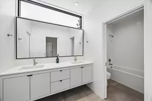 1726 Viking Dr, Houston, TX 77018 - Photo 34