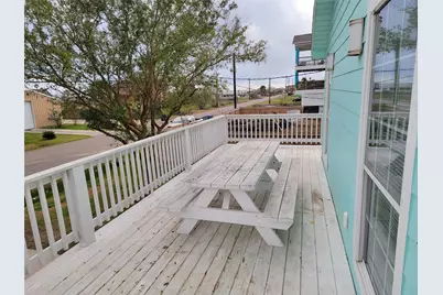 1010 22nd Street, San Leon, TX 77539 - Photo 2