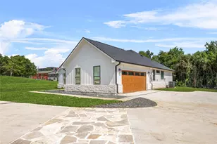 2318 Progress Dr, Brenham, TX 77833 - Photo 4