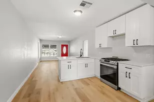 10430 Wiggins St, Houston, TX 77029 - Photo 12