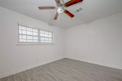 909 Oak Vista Court, Friendswood, TX 77546 - Photo 24