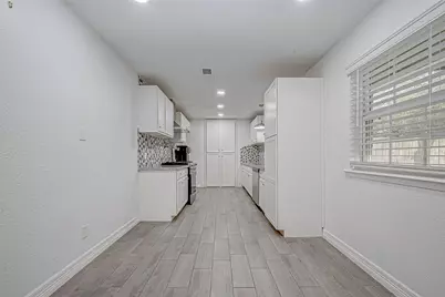 909 Oak Vista Court, Friendswood, TX 77546 - Photo 12