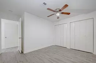 909 Oak Vista Ct, Friendswood, TX 77546 - Photo 22