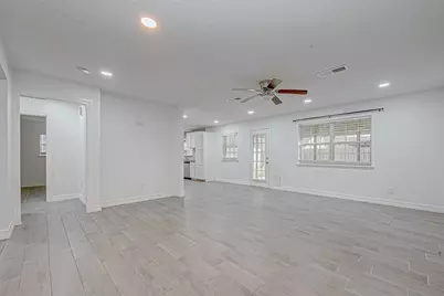 909 Oak Vista Court, Friendswood, TX 77546 - Photo 8