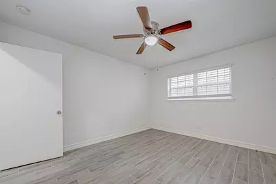 909 Oak Vista Court, Friendswood, TX 77546 - Photo 18