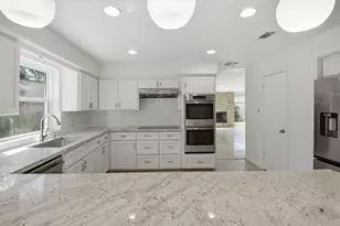 1402 Heathwood Dr, Houston, TX 77077 - Photo 22