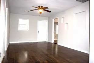 421 E Park St, Alvin, TX 77511 - Photo 6