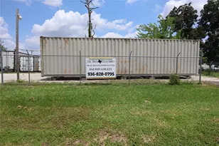 136 Theron St, Houston, TX 77022 - Photo 1