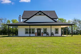 10477 Acacia Ln, Hearne, TX 77859 - Photo 1