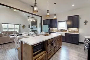 10477 Acacia Ln, Hearne, TX 77859 - Photo 8