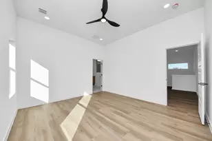 1216 E 34th St, Houston, TX 77022 - Photo 34