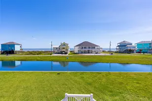 3174 Sea Castle Dr, Crystal Beach, TX 77650 - Photo 4