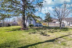 3525 Bridgette Ln, Mont Belvieu, TX 77523 - Photo 8