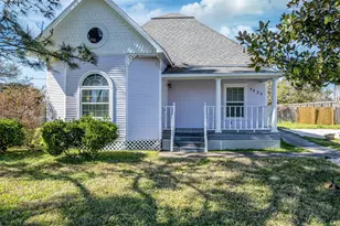 3525 Bridgette Ln, Mont Belvieu, TX 77523 - Photo 4