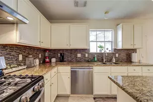 3219 Leila Oaks Dr, Houston, TX 77082 - Photo 10