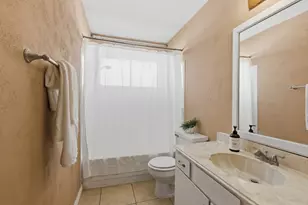 13627 Greenway Dr, Sugar Land, TX 77498 - Photo 26