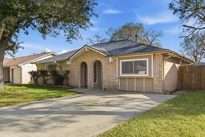 13627 Greenway Drive, Sugar Land, TX 77498 - Photo 4