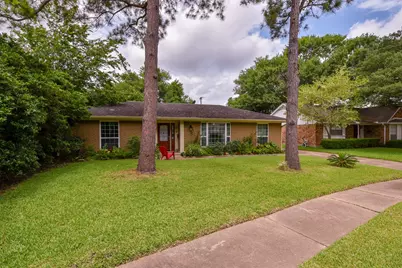 9030 Quebec Drive, Houston, TX 77096 - Photo 1