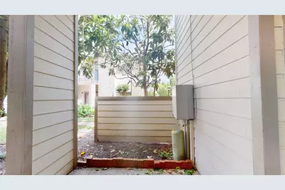7037 N Holiday Drive, Galveston, TX 77550 - Photo 16