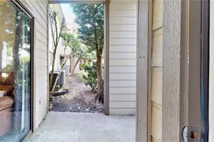 7037 N Holiday Dr, Galveston, TX 77550 - Photo 14