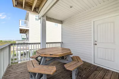 139 W Palm Street, Freeport, TX 77541 - Photo 16