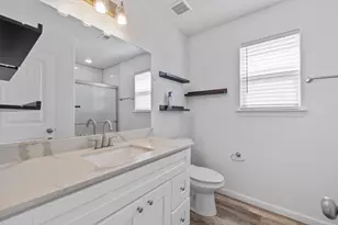 139 W Palm St, Freeport, TX 77541 - Photo 18