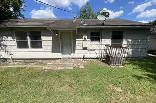 5414 Northridge Dr, Houston, TX 77033 - Photo 2
