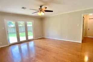 9634 Fairdale Ln, Houston, TX 77063 - Photo 12