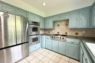 9634 Fairdale Ln, Houston, TX 77063 - Photo 8