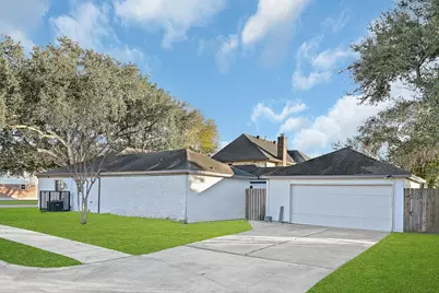 10822 Bob White Drive, Houston, TX 77096 - Photo 28