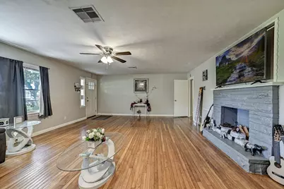 1 4th Avenue N, Texas City, TX 77590 - Photo 8