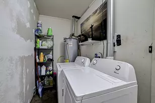 1 4th Ave N, Texas City, TX 77590 - Photo 18