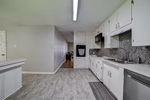 1 4th Ave N, Texas City, TX 77590 - Photo 14
